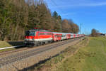 1142 667 mit einem Regio am 24.12.2013 bei Hufschlag. 