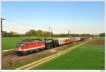 Am 18.4.2009 wurde die 180.01 vom Eisenbahnmuseum in Strasshof ins Sdbahnmuseum in Mrzzuschlag berstellt. Zuglok war 1142 707. Hier das Gespann als SGAG 97840 bei Wampersdorf.