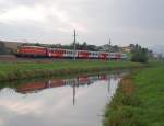 Das Bild zeigt die 1142 682 wie sie den  R3933 am 30.09.2009 in den Bahnhof  Wartberg/Kr.geschoben hat.