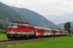 Als ich am 18.9.2010 auf den Sonderzug wartete, schob die 1142 667-3 den REX 3424 Richtung Bad Ischl, eine gute Gelegenheit fr einen Nachschuss.