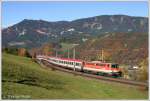 1142.614 fhrt mit OIC 257 an der Apfelwiese bei Eichberg am Semmering vorbei, aufgenommen am 30.10.2010.