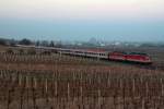 Die Sonne war bereits seit einiger Zeit hinter den Hgeln der Weinberge in Gumpoldskirchen untergegangen, als  OIC 659 von Wien nach Graz unterwegs war.