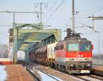 1142 614 von Stadlau kommend bei der Durchfahrt in Wien-Praterkai am 8.2.2012.