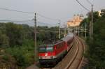 BB 1142 684-8 zieht am 04.09.12 einen Regionalzug von Wien West nach St. Plten.
Aufgenommen bei Melk an der alten Westbahn.