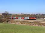 Die 1142 575 mit einem R nach Linz am 17.03.2013 unterwegs bei Taufkirchen a.