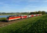 1142 655 mit einem REX am 25.04.2009 bei Seekirchen am Wallersee.