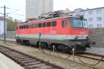 Die 1142-6913 stand im November 2011 im Bahnhof Krems an der Donau auf einem Abstellgleich.