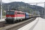 1142 610 mit Güterzug in Bruck an der Mur am 03.05.2015.