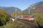 Ausserplanmäßig statt einer MAV-470 bespannte heute am 31.10.15 die 1142.625 den EC-151 am Payerbachgraben-Viadukt.