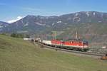 1142.707+1144.052 fahren vor dem schneeweissen Schneeberg mit G-55501 am Eichberg bergwärts. 20.2.16