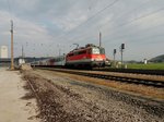 1142 664-0 trifft mit REX3011, von Salzburg kommend, in Redl-Zipf ein; 160503