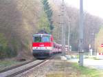 1142550-1 fhrt mit R 4019 in die Haltestelle Ehrenhausen 070327