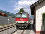 1144 276 schiebt den REX 1523 Wörgl - Kitzbühel - Saalfelden - Salzburg hier  kurz hinter Brixen im Thale in Tirol; 12.06.2017
