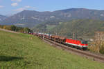 Die schöne 1144.083 fährt ohne Vorspann mit G-55503 am Eichberg über den Semmering. 10.10.18