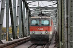 ÖBB 1144.075 im Nachschuss auf der Nordbahnbrücke über die Donau bei Wien Handelskai, 18.10.2019