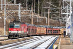 1144 245 und die BR 1116 unterwegs mit Autoganzzug bergwärts in Richtung Semmering.