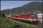 4x1144, an der Spitze die 1144 216 fahren mit einem Güterzug am 3.06.2020 bei Kapfenberg durchs Mürztal.