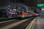 ÖBB 1144 028 + 1144 259 mit innofreight-Wagen Richtung Meidling, am 08.08.2022 in Wien Hauptbahnhof.