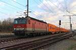 Am späten Nachmittag des 18.3.2026 steht die 1144 211 mit einem Containerzug im Bahnhof Kalsdorf Terminal und wartet auf die Abfahrt nach Enns.
