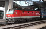 �BB 1144 267 mit dem NJ 233 nach Milano Porta Garibaldi und dem NJ 40233 nach Roma Termini, am 15.08.2022 in Wien Hbf.