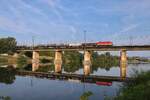 ÖBB 1144.219 mit ihrem Gemischten Güterzug a, 1.8.2026 über der Neuen Donau in Wien