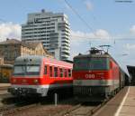 1144 224 mit einem Autotzug o.. Richtung Norden  bei der Durchfahrt Frth(Bay) am 3.9.08