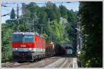 1144er Tandem mit 1144 207 an der Spitze kurz nach Verlassen des Stadttunnels vor Brixlegg am 25.8.2008 aufgenommen.