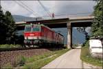 Nur Fnf Minuten spter sind die Innsbrucker 1144 217 (9181 1144 217-7) und 1144 204 (9181 1144 204-x) als Lz nach Wrgl unterwegs. (08.07.2008)
