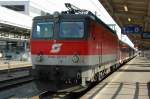 1144.281 wartet in Graz Hbf. auf Bahnsteig 2b auf die Abfahrt nach Wien am 14.3.2009 kurz vor 16.00 Uhr