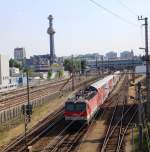 1144 220 hat soeben mit REX 7126 den Bahnhof Wien-Spittelau verlassen. (9.5.09)