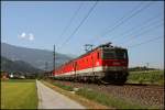 Alpenheuler-POWER: 1144 221 (9181 1144 221-9) bringt und zwei 1063er von Innsbruck nach Wrgl, wo sie fr die nchsten Vorspann- oder Nachschiebeeinstze verwendet werden knnen.