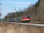 Am 23.03.2010 fuhr 1144 202 mit LKW Walter durch Brannenburg.