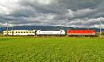 Die neue Siemens Maschine  Vectron  193 921 konnte ich bei der berstellfahrt von Innsbruck nach Knittelfeld ablichten.
Zuglok war die 1144 229.
Zeltweg 29.09.2010