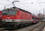 1144 226 wartet am 13.10.2010 in Kufstein auf die berholung durch einen Railjet.