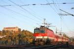 1144 252 ist an diesem herbstlichen Nachmittag mit REX 15020 Richtung St. Plten Hbf unterwegs. Neulengbach, 21.10.10