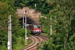 R 2029 verschwindet im Tunnel zwischen Eichgraben und Rekawinkel.