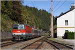 1144 124 fhrt mit EC 533 „Lakeside Park“ von Wien Meidling nach Villach Hbf. Semmering 18.10.2011