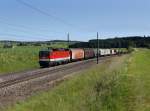 Die 1144 122 mit einem Gterzug am 16.06.2012 unterwegs bei Pndorf.