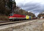 1144 229 + 182 5xx mit einem Gterzug am 29.03.2008 unterwegs bei Assling.