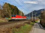 Die 1144 097 und die 1144 014 mit einem KLV-Zug am 03.11.2012 unterwegs bei Terfens.