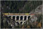 Am Zauberberg II - Schachbrett 1144 092 rollt mit dem Hackschnitzelleerzug 41683 ber das Krausel Klause-Viadukt. 
Breitenstein 17.11.2012