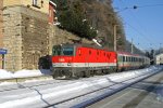 Im ersten Morgenlicht fhrt 1144.093 mit EC-151 in den Bhf.Semmering ein. 26.1.13