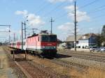1144 013 trifft mit R3015 in Marchtrenk ein; 130821