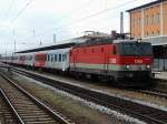 1144 094-0 ist mit einer CS-Garnitur als R5917 in Passau-Hbf zur Abfahrt bereit; 131012