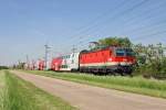 1144.206 fährt mit R-2241 bei Felixdorf nach Payerbach/R. am 18.5.15