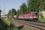 1144 021 + 1144.124 mit Güterzug bei Steinhaus am 07.07.2015.