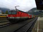 1144 232-6 mit einer zweiteiligen CittyShuttle-Garnitur am 14.10.2015 in Lienz.