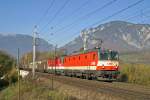 Schachbrett 1144.092+250 befinden sich mit G-54703 auf der Bergfahrt bei Payerbach/R. am 4.11.15