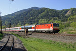 EC-164 mit Schachbrett 1144.092 verlässt Mixnitz/B. richtung Bruck/M. an der Stelle,wo die Lokalbahn nach St.Erhard von der Südbahn abzweigt. 16.4.16