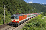 Am 4. August 2016 war 1144 117 mit dem IC 600/610 von Graz nach Selzthal unterwegs, während die 1144 113 am hinteren Zugteil noch eine deutlich weitere Reise nach Salzburg vor sich hatte. Das Bild entstand bei Pernegg. 